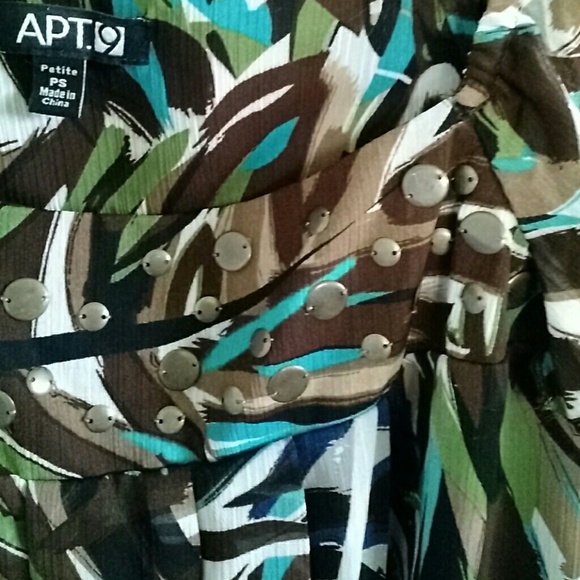 Multi-patterned short sleeved blouse - Picture 3 of 4