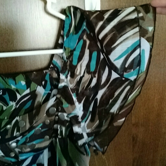 Multi-patterned short sleeved blouse - Picture 4 of 4