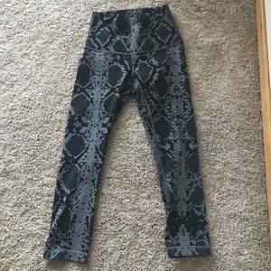 Lululemon printed capris