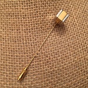 VINTAGE  TRAFARI GOLD TOBE & SILVER STICK PIN