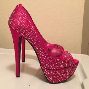 Bakers brand platform heels