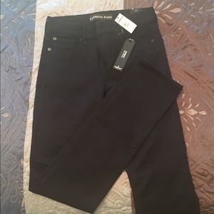 BRAND NEW Black Express Jeans. Size 2R. Skinny Mid