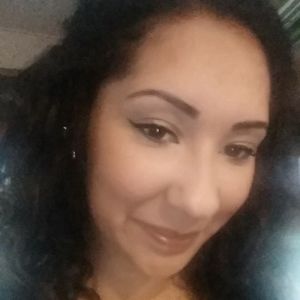 Meet your Posher, Abril