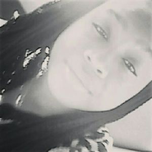 Meet your Posher, Bralessia