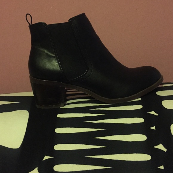 Black Chelsea Boots