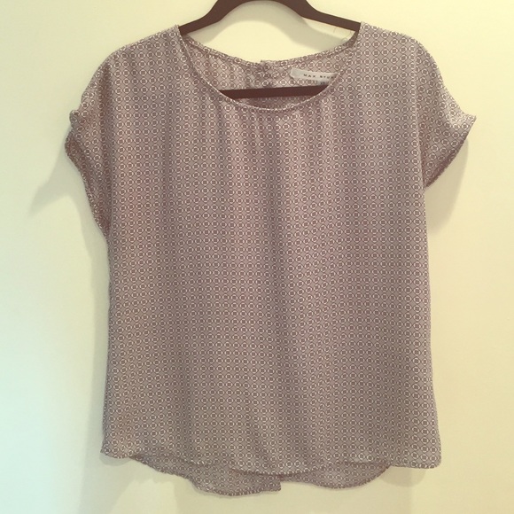 Gray patterned blouse w/ coral detail