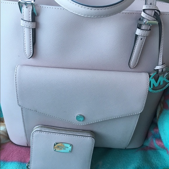 How to Spot a Fake Michael Kors Watch – The Ultimate 2026  Authentic Michael Kors