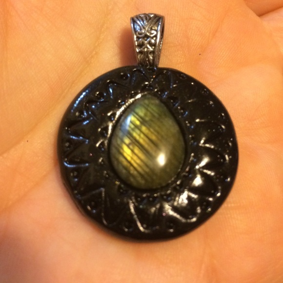Handmade clay & Labradorite mandala pendant - Picture 2 of 4