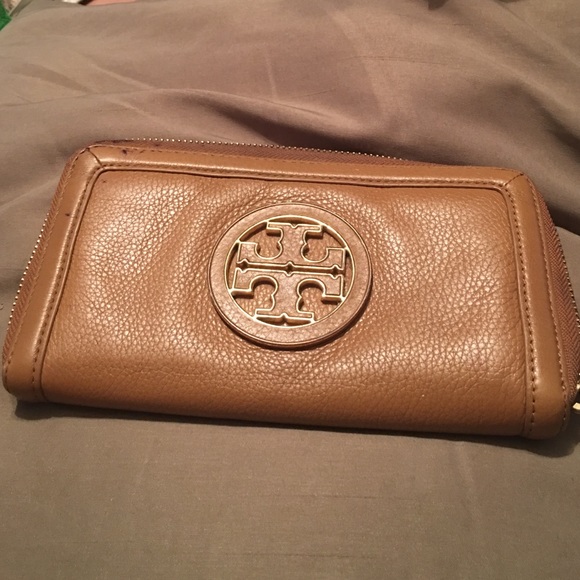 Tory Burch wallet