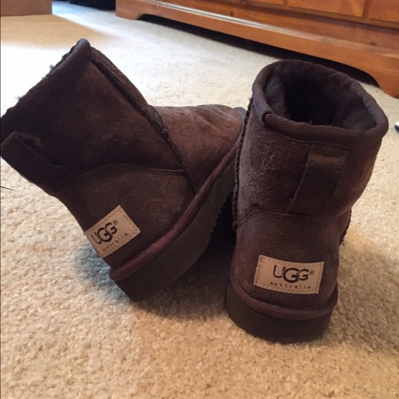 Classic Mini Uggs Size 5 women's