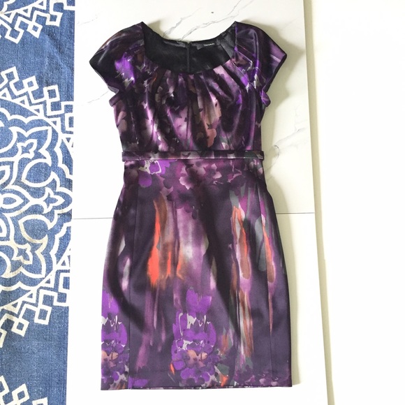 Gorgeous and classy Tahari dress