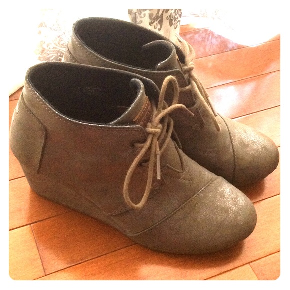 Toms Size 8 Booties