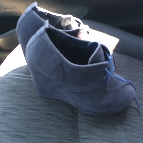 Shoes - Navy wedges