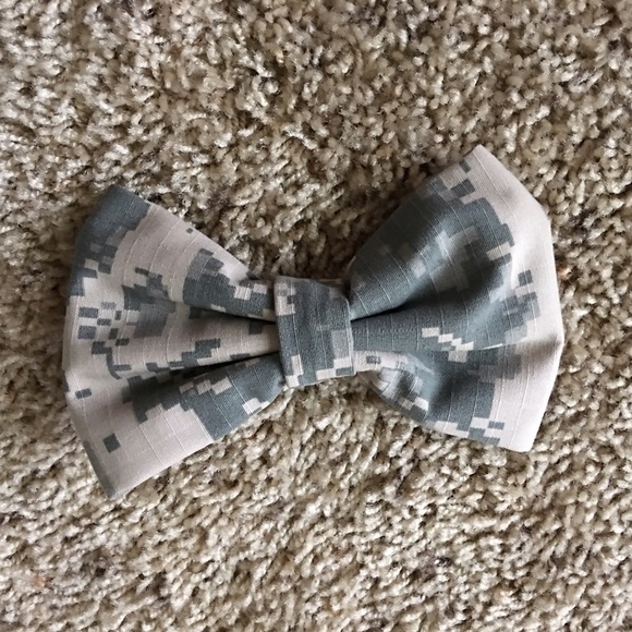 Army bow