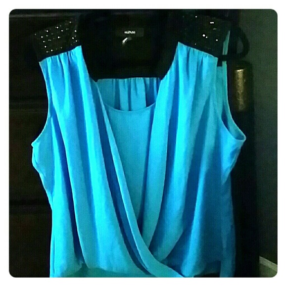 Gorgeous Alfani tank with embellished shoulders