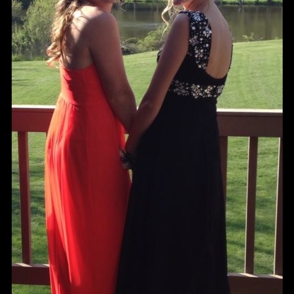 Gorgeous size 1 black Windsor prom dress - Picture 2 of 3