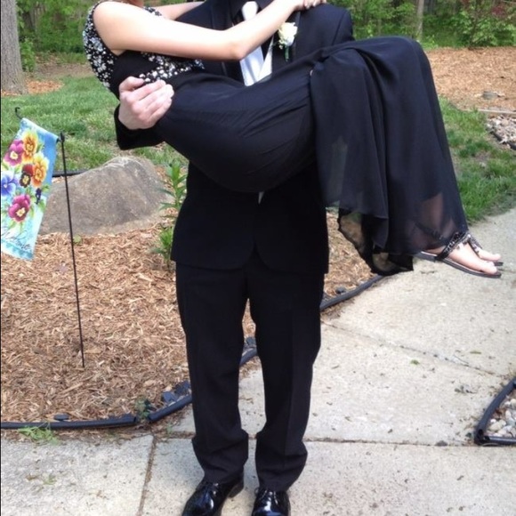 Gorgeous size 1 black Windsor prom dress - Picture 3 of 3