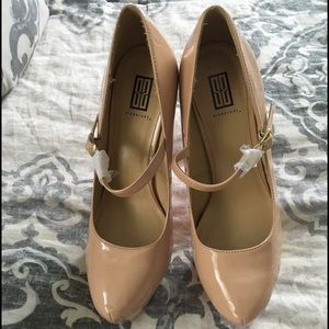 Signature by Shoedazzle Shoes