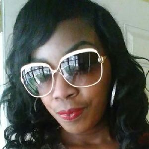 Meet your Posher, Alia