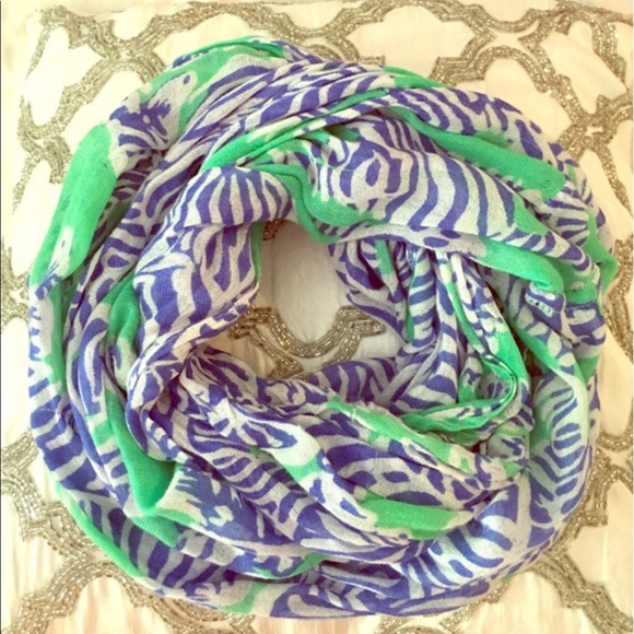 ✨3✨LILLY PULITZER Scarves BETTER THAN A BUNDLE - Picture 3 of 4