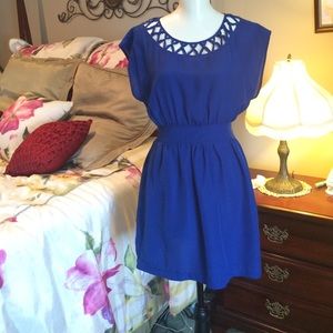 Adorable blue dress!