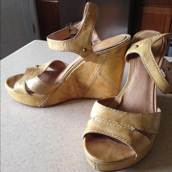 FRYE Corrina Campus Wedge Shoe Sz 8