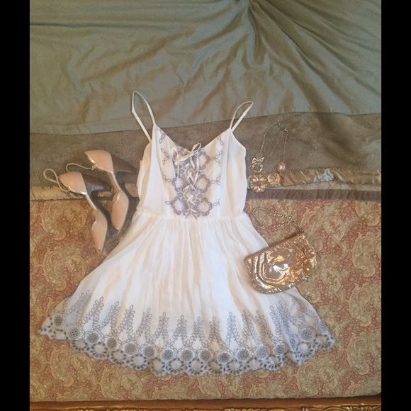 White and Gray GUESS Dress -Sold on Mercari - Picture 1 of 4