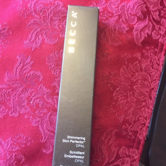 Becca shimmering skin perfector opal