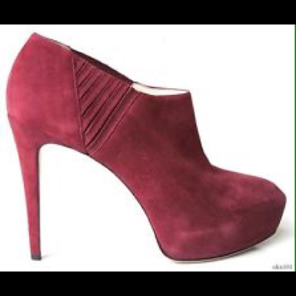 Gorgeous burgundy Brian Atwood booties - Picture 1 of 4