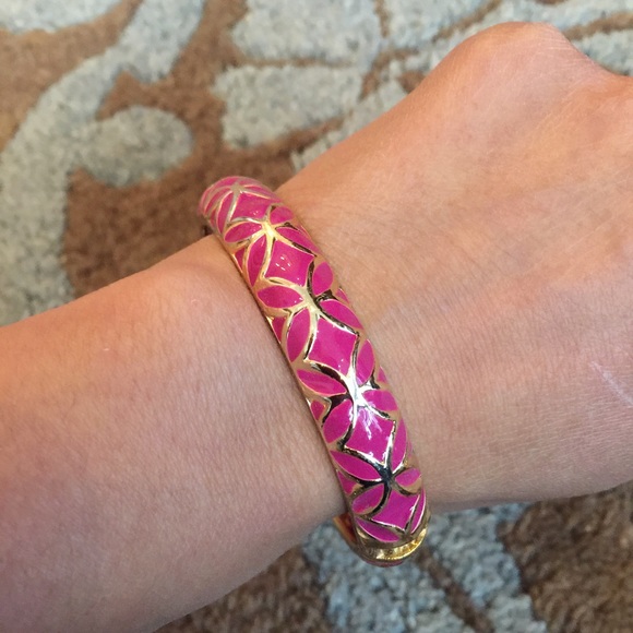 Jewelry - Gold Toned Raspberry Pink Enamel Bracelet✨SOLD✨