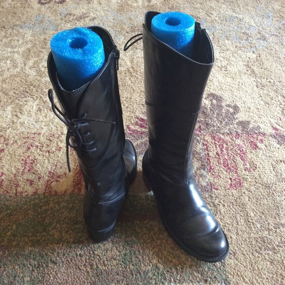 Black While Mountain boots GUC