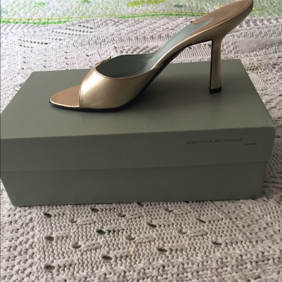 Shoes - Picture 2 of 4