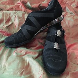 STUART WEITZMAN SNEAKER SHOE