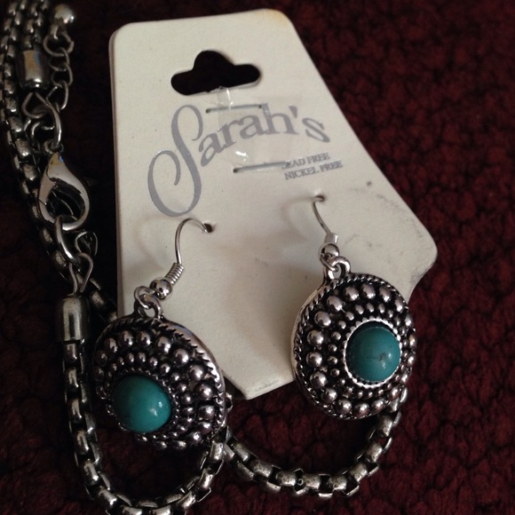 Turquoise and Red - Picture 2 of 3