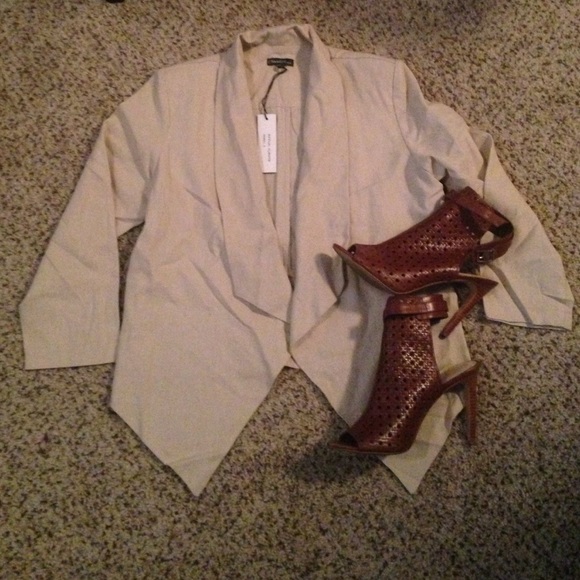 Chocolate U.S.A Jackets & Blazers - 💚 Adorable Blazer
