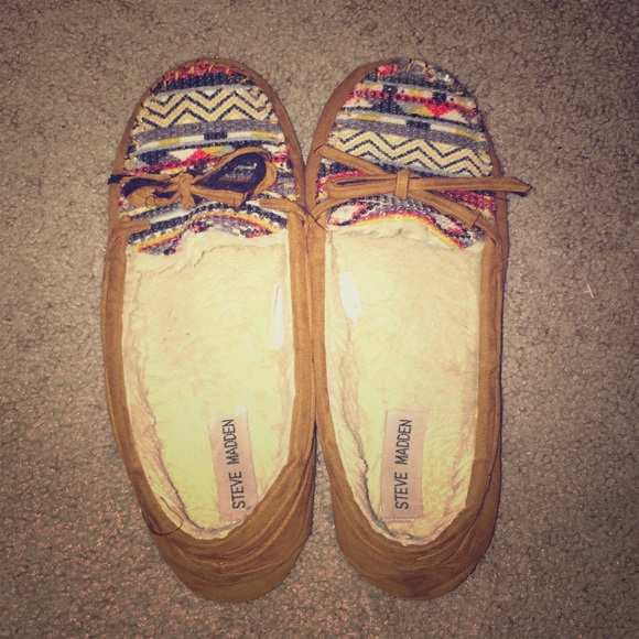 Steve Madden slippers