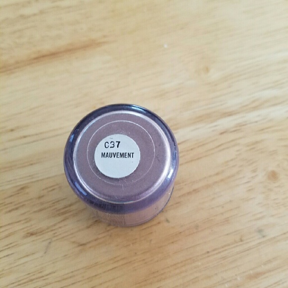 MAC mauvement. Old jar pigment