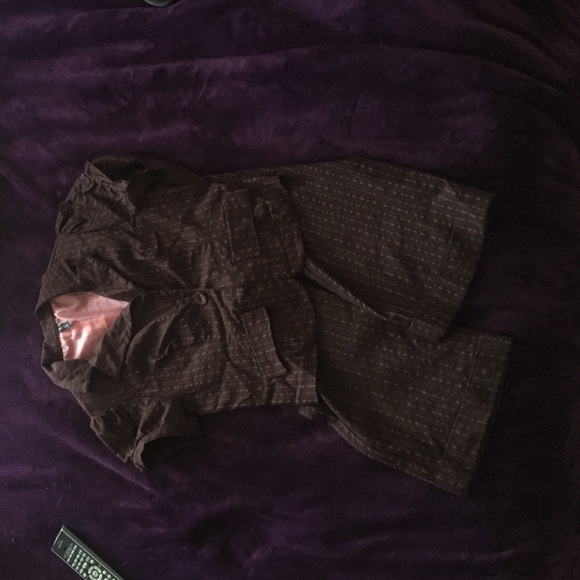 Brown and pink blazer with matching Capri pants