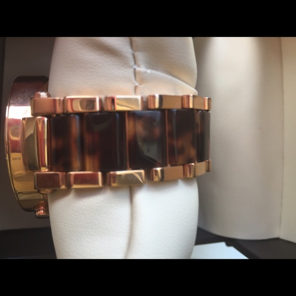 Rose Gold Michael Kors Watch - Picture 3 of 4