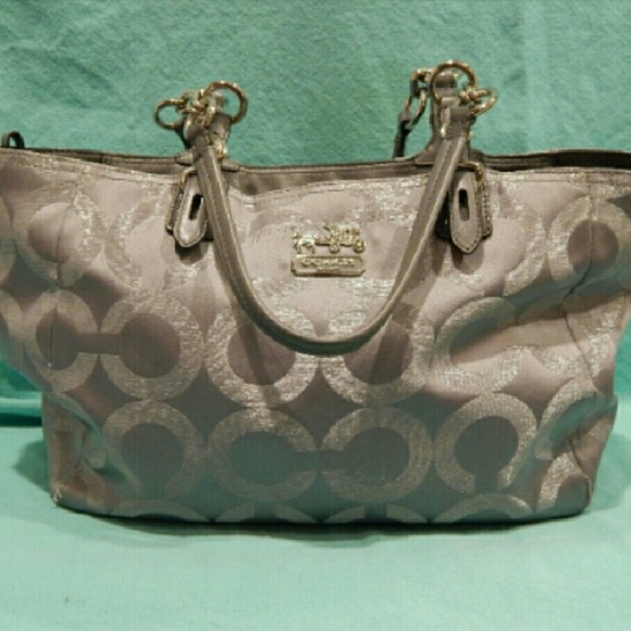 Auth.COACH.RARELY USED.TRADE 4 MK BAG