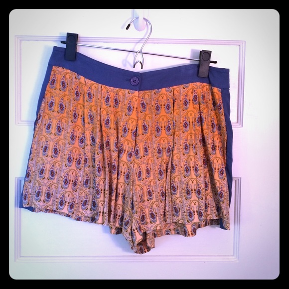 Fire shorts Medium