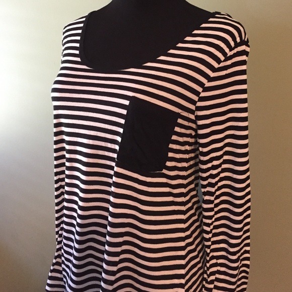 Last one! New key hole back striped top - Picture 2 of 4