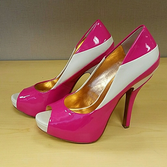 BCBGENERATION Liberty peep toe pumps