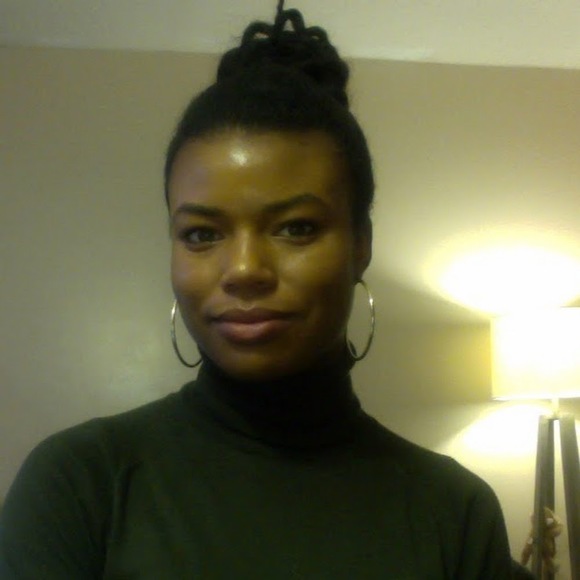 Meet your Posher, Alexis