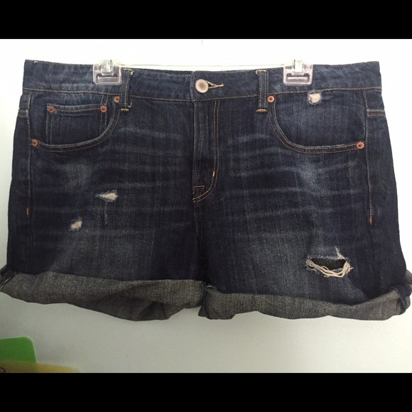 American eagle boyfriend mid rise shorts