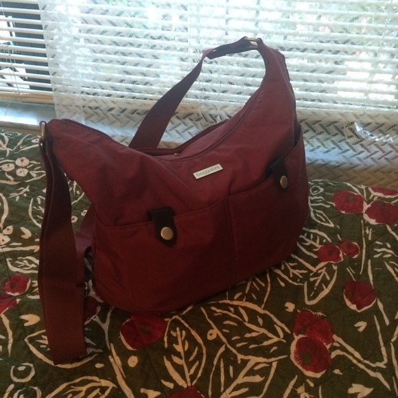 Maroon / burgundy Baggallini shoulder bag