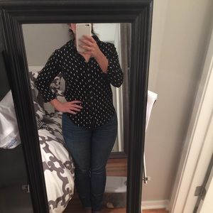 Top shop black and white arrow button up top sz 8