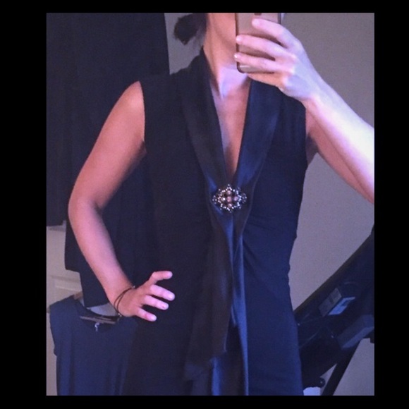 A.B.S. • Mid-length Black Dress w/ Brooch, size P - Picture 1 of 4