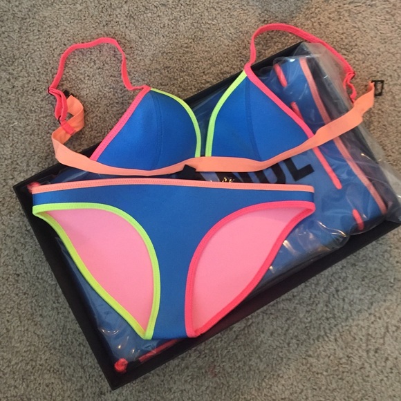 Dolly- roller disco TRIANGL Bikini
