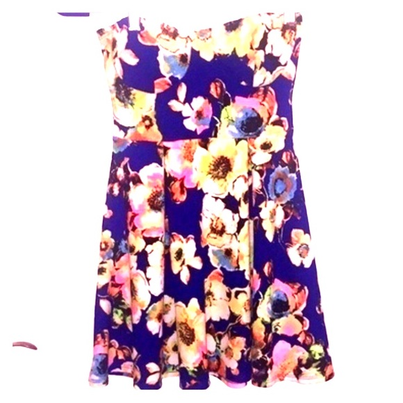 Blue floral print dress. Will fit sizes 2-6 - Picture 1 of 4
